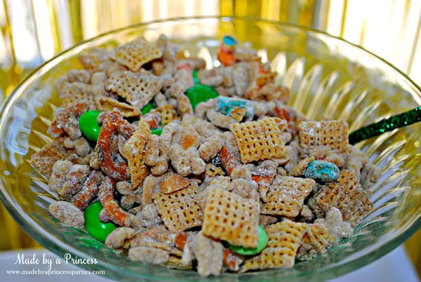 Kids St Patricks Day Party Ideas Lucky Charm snack mix closeup