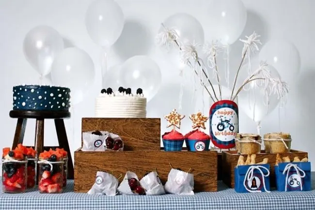 modern americana 4th of july dessert table