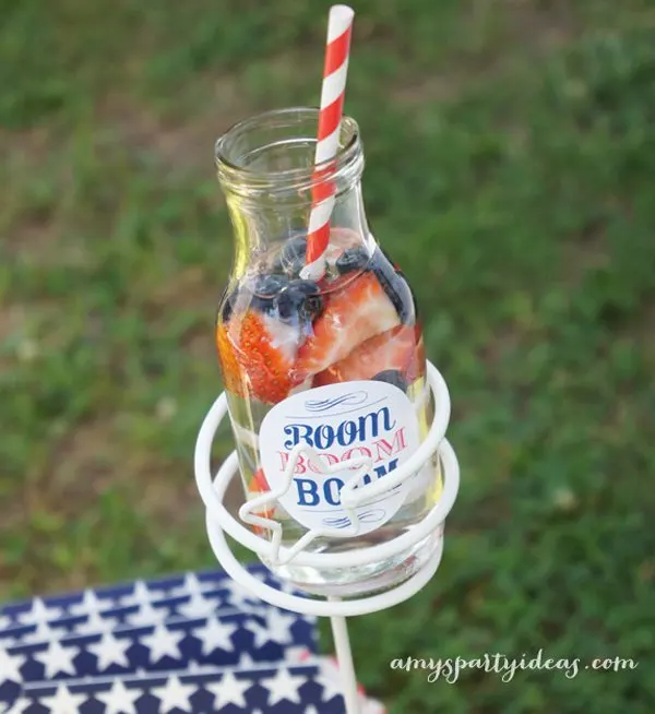 Fun Fireworks Tailgate ~ perfect way to celebrate your 4th of July! | #fourthofjuly #fireworks #tailgate party ideas from #AmysPartyIdeas | #Swoozies