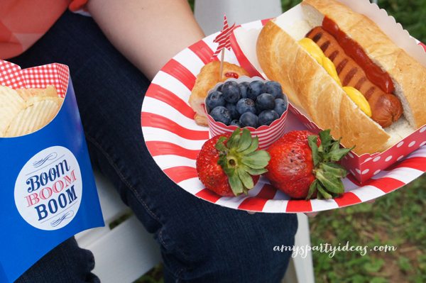 Fun Fireworks Tailgate ~ perfect way to celebrate your 4th of July! | #fourthofjuly #fireworks #tailgate party ideas from #AmysPartyIdeas | #Swoozies