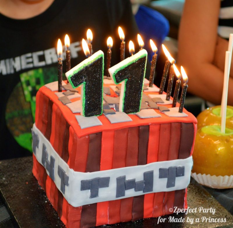Minecraft birthday party: Minecraft bday cake for a minecraft themed party