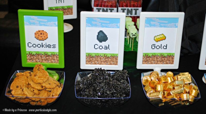 Minecraft birthday decorations for a minecraft themed party