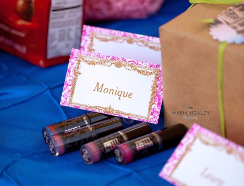 Marie+Antoinette-gifts.jpg