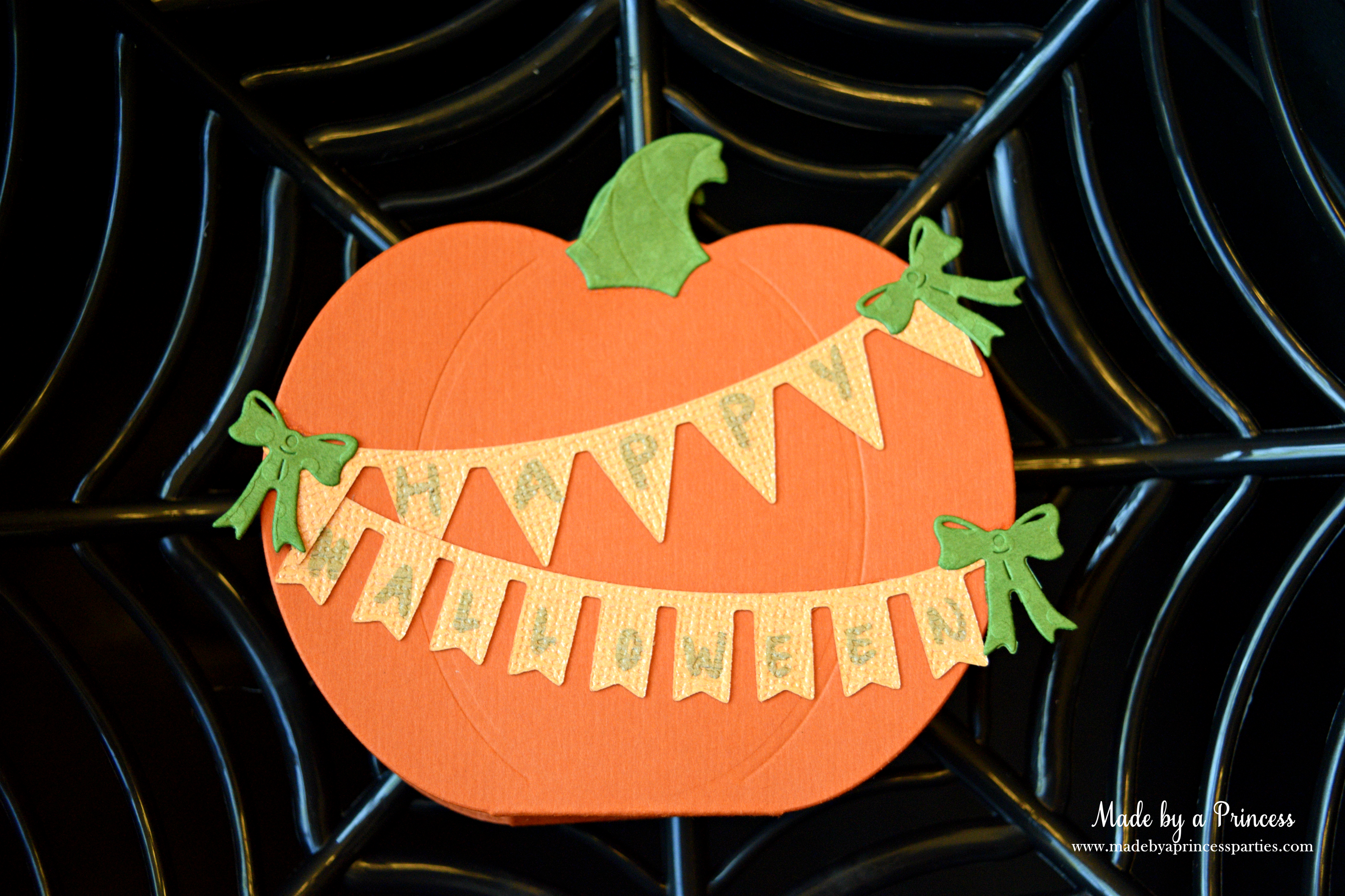 sizzix pumpkin favor outside