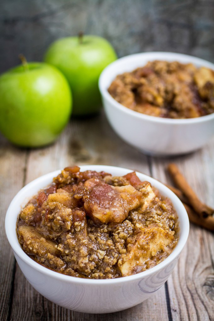 Slow-Cooker-Apple-Crisp-Gluten-Free- dishing delish