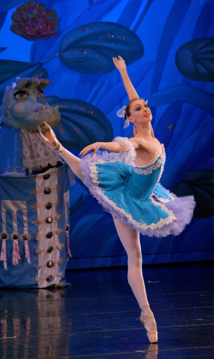 moscow ballet nutcracker Anastasia Homitcaia French Variation
