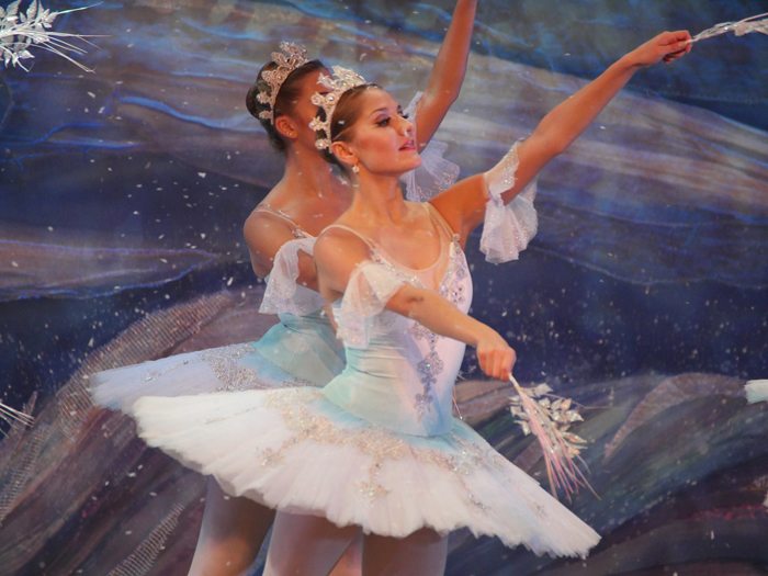 moscow ballet nutcracker snowflakes