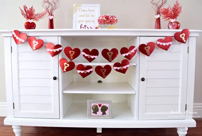 sizzix valentine banner table set up made by a princess