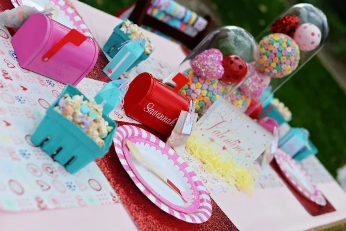Creative Kids Valentine Party Ideas table setting 2
