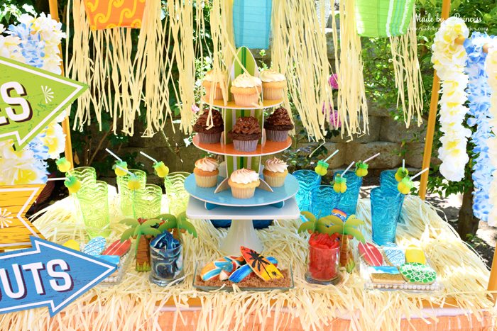 surfs up graduation party with evite table 2