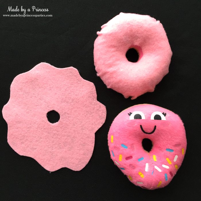 diy-shopkins-shoppie-halloween-costume-cover-felt-donut-in-pink-felt-to-look-like-frosting