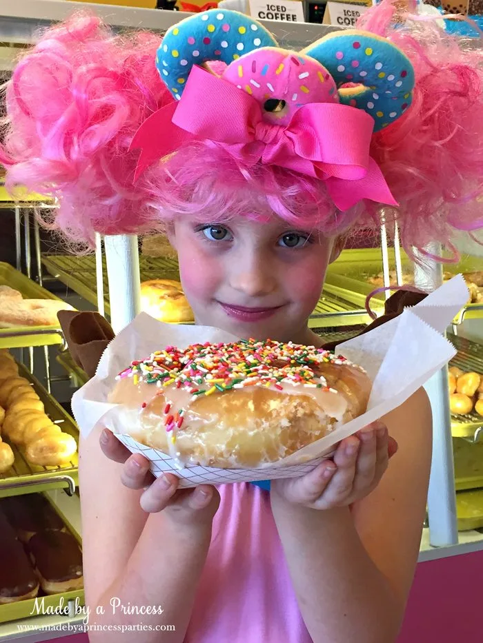 diy-shopkins-shoppie-halloween-costume-donatina-loves-baking-fresh-donuts-just-for-you