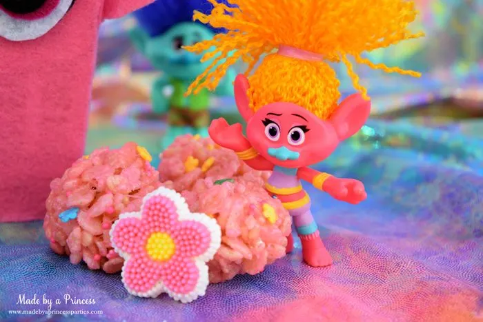 trolls-movie-princess-poppy-popcorn-box-party-pink-rice-krispie-treat-balls-with-dj-suki