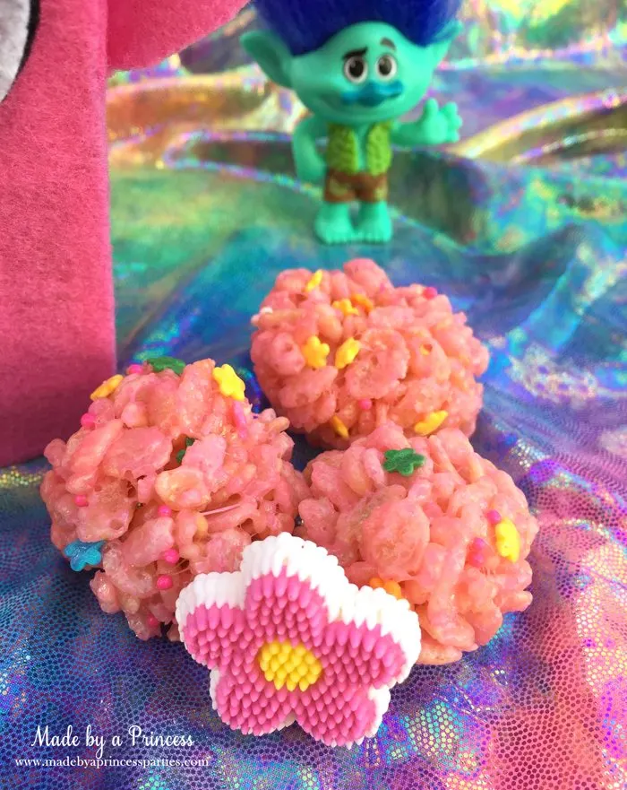 trolls-movie-princess-poppy-popcorn-box-party-pink-rice-krispie-treat-balls-with-flower-sprinkles