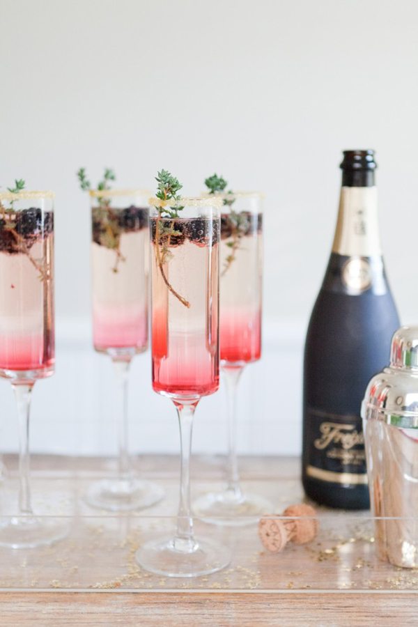 bubbly-champagne-recipe-cocktail-ideas-blackberry-thyme-sparkler