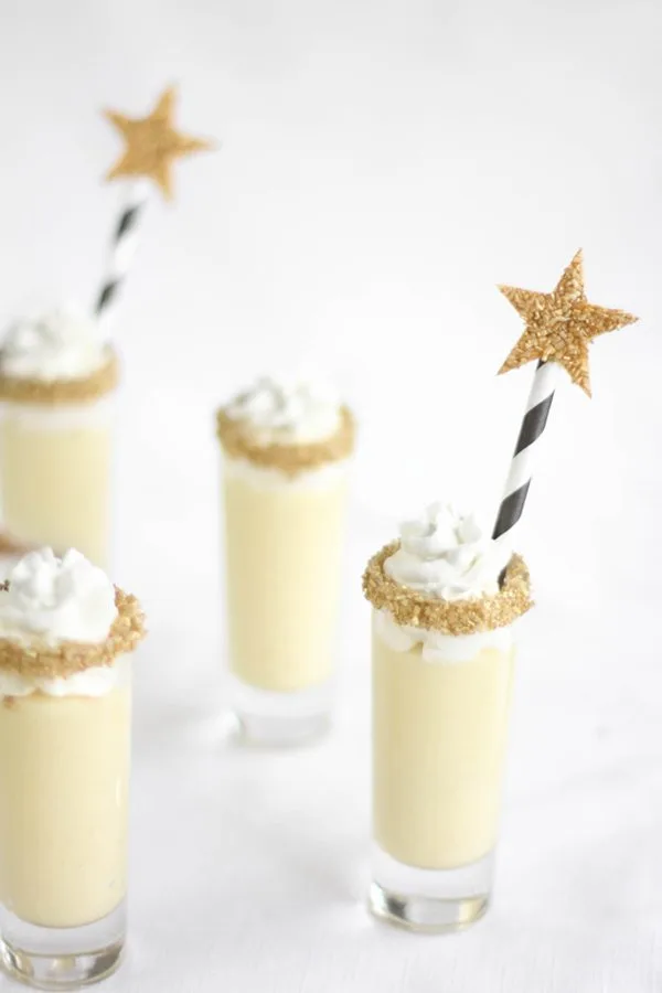 bubbly-champagne-recipe-cocktail-ideas-champagne-chantilly-shooters