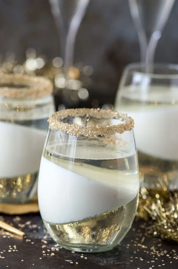 bubbly-champagne-recipe-cocktail-ideas-champagne-jello-cups