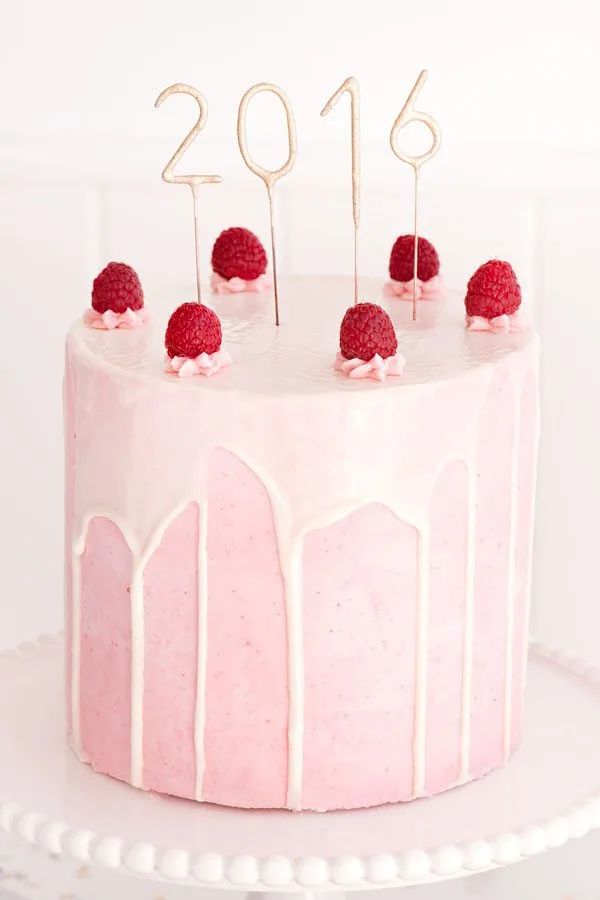 bubbly-champagne-recipe-cocktail-ideas-white-chocolate-raspberry-champagne-cake