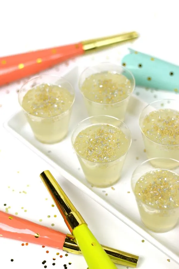 bubbly-champagne-recipe-cocktail-ideas-sparkling-champagne-jello-shots