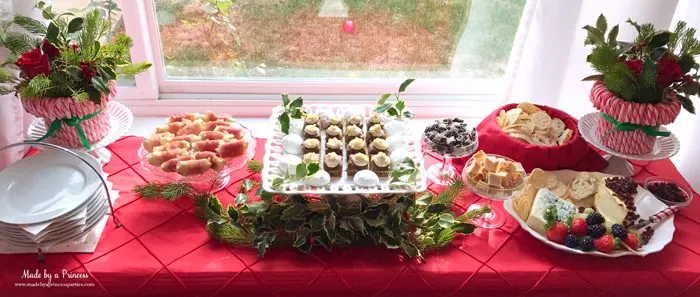 budget-friendly-holiday-mimosa-bar-party-buffet-table