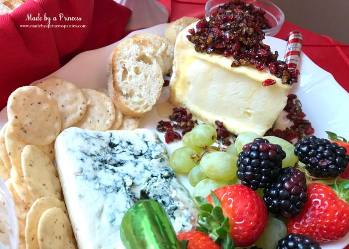 budget-friendly-holiday-mimosa-bar-party-cheese-and-fruit-platter-2
