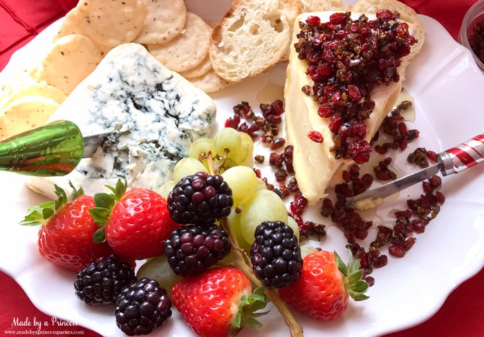 budget-friendly-holiday-mimosa-bar-party-cheese-and-fruit-platter