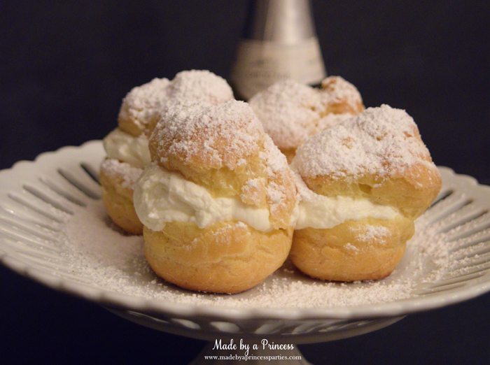 easy-champagne-cream-puffs-recipe-with-powdered-sugar-and-champs
