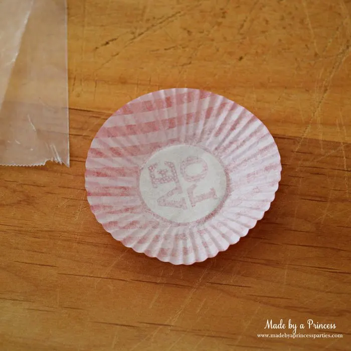 mini-lovebug-cupcakes-tutorial-flatten-mini-cupcake-liner