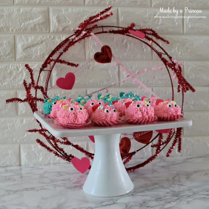 mini-lovebug-cupcakes-tutorial-platter-of-lovebugs-with-wreath