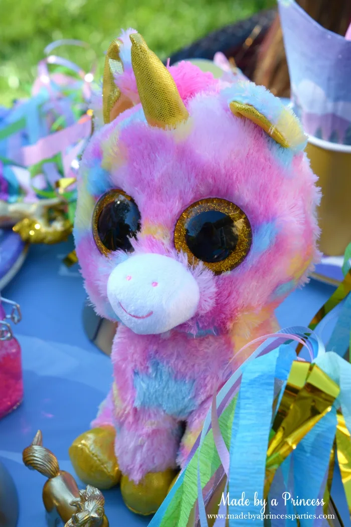 Unicorn Party Ideas Use Unicorn Stuff Animal as a Centerpiece - Made by a Princess #unicorn #unicornparty
