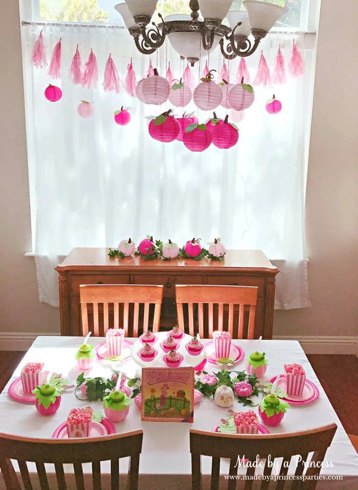 Pink Pumpkin Halloween Party Ideas table Made by a Princess #pinkparty #pinkoween #pinkpumpkinparty