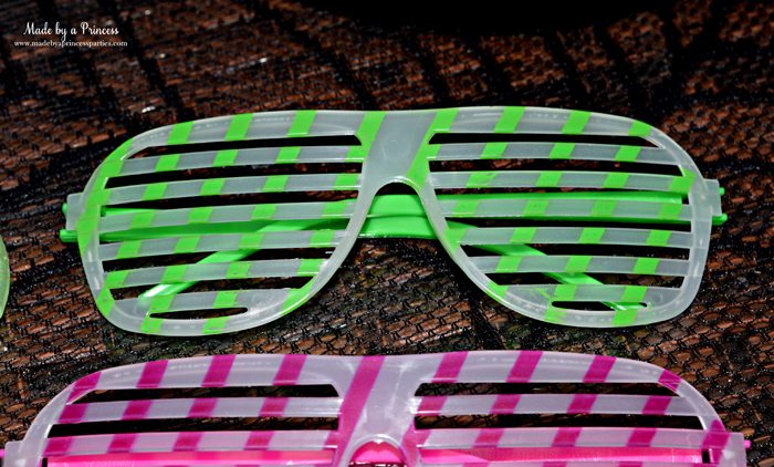 Teen Halloween Party Ideas glow in the dark glasses Made by a Princess #halloweenparty #teenhalloween