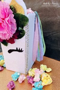 Unicorn Popcorn Box Tutorial add a little bling to the corners @madebyaprincess #popcornboxparty2017