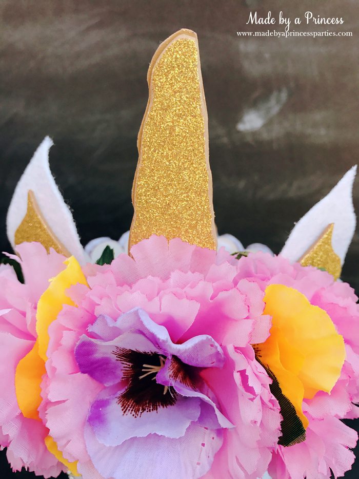 Unicorn Popcorn Box Tutorial use glitter gold foam to make a horn @madebyaprincess #popcornboxparty2017