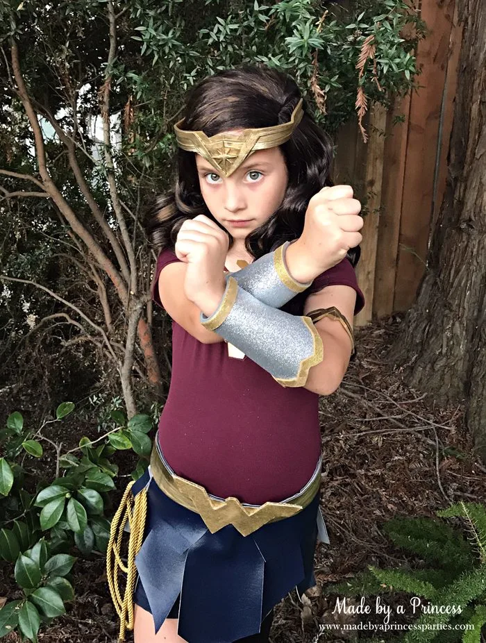 Wonder Woman Movie Costume posing like a warrior MadebyaPrincess #halloweencostume #wonderwoman #galgadot #wonderwomancostume