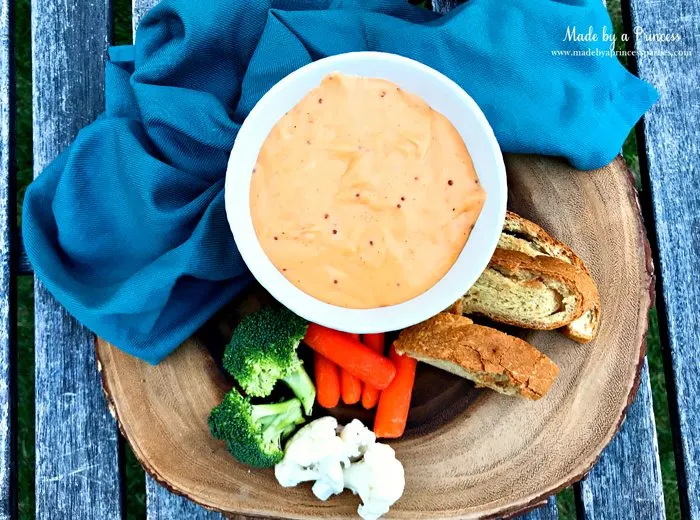 Creamy Beer Cheese Dip Recipe made with Belching Beaver Me So Honey Blonde Beer @madebyaprincess #beerdip #beercheesedip #footballsnacks #gamedaysnacks