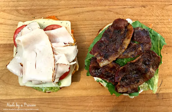 Best Turkey BLT Sandwich Recipe add turkey and candied bacon via @madebyaprincess #turkeysandwich #blt #bltsandwich #bestsandwich #recipe #turkeyblt #madebyaprincess