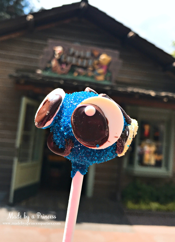 Disneylands Best Pixar Fest Food Checklist Finding Dory Cake Pops #disneylandfood #disneyfood #findingdory #pixarfest #madebyaprincess