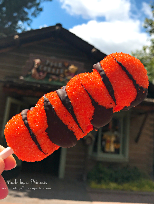 Disneylands Best Pixar Fest Food Checklist Winnie the Pooh Tigger Marshmallow Tail #disneylandfood #disneyfood #winniethepooh #madebyaprincess