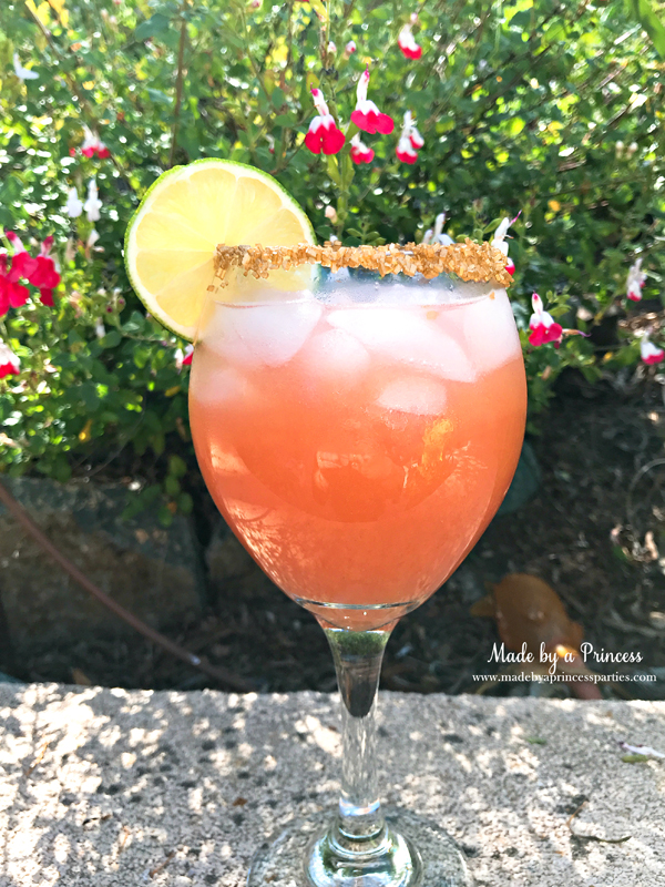 Copycat Disney Rose Gold Margarita is the perfect summer party cocktail #disneycocktail #rosegoldmargarita #copycatdisneyrecipe @madebyaprincess