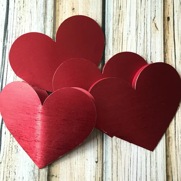 DIY Valentine's Day Countdown Banner with Sizzixheart pockets