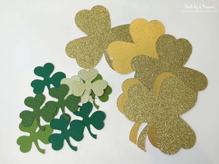 DIY Easy St Patricks Day Shamrock Wreath use Sizzix dies to cut out shamrocks