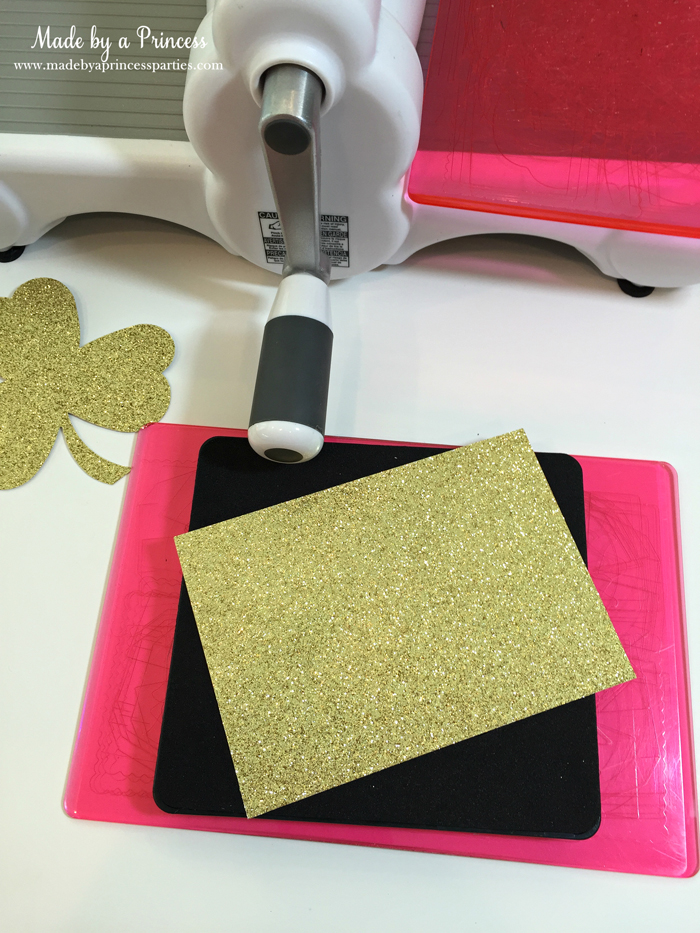 DIY Easy St Patricks Day Shamrock Wreath use Sizzix machine to cut our shamrocks