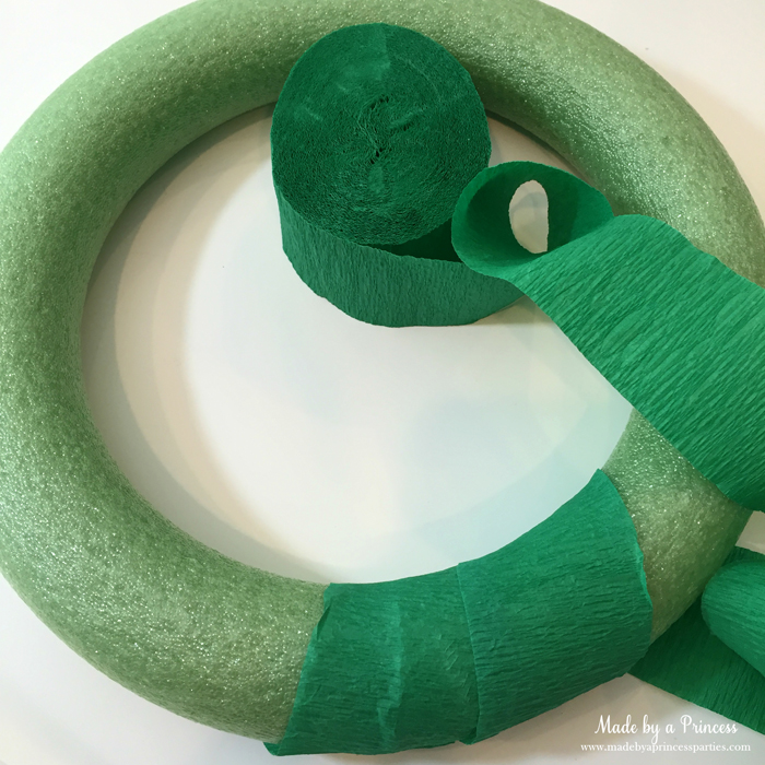 DIY Easy St Patricks Day Shamrock Wreath wrap streamer around ring