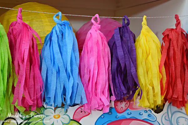 How to Make Tassel Garland with Crepe Paper. Can be made in a variety of colors