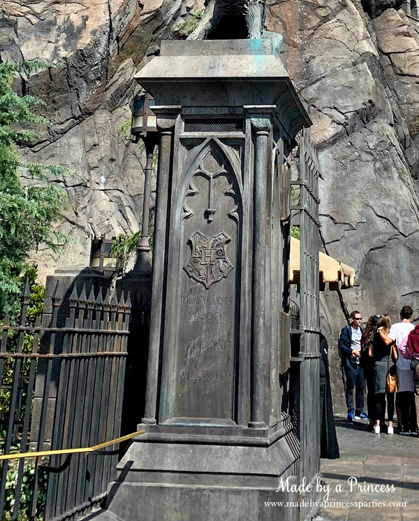 Universal Studios Hollywood Harry Potter Forbidden Journey Hogwarts hidden writing on the castle gate