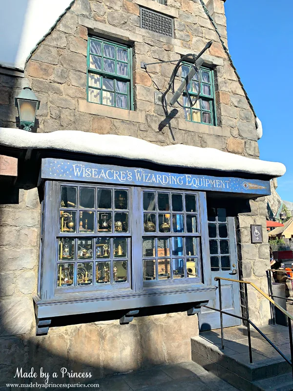 Universal Studios Hollywood Hogsmeade use your wand in the window of Wiseacres Wizarding Equipment