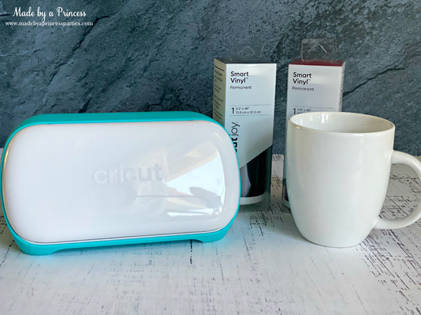 Create a personalized graduation mug with Cricut Joy